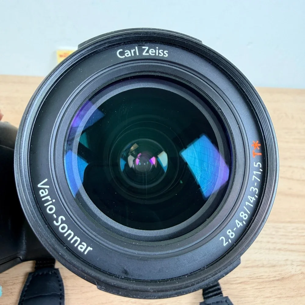 Sony Cyber-shot DSC-R1 10.3MP Bridge Camera w/ Carl Zeiss Vario-Sonnar 24-120mm